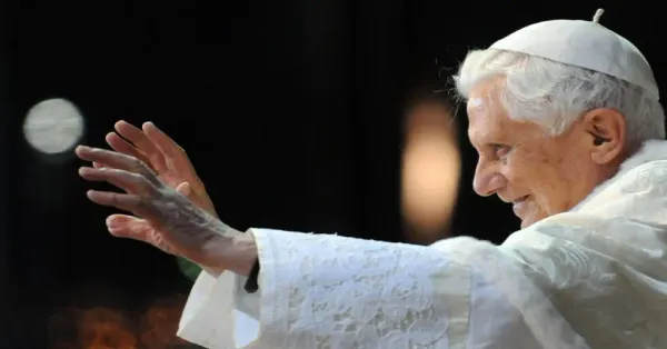 img of El milagro del Papa Benedicto XVI