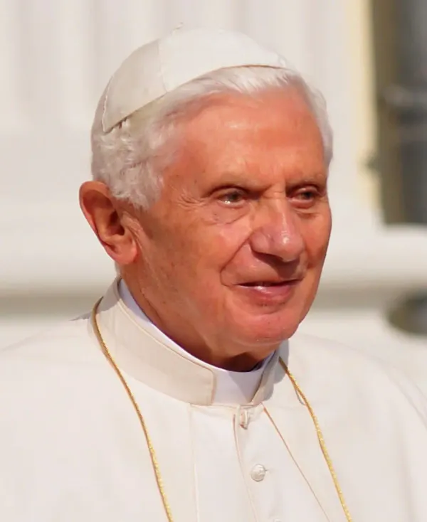 img of La fe explicada por Benedicto XVI