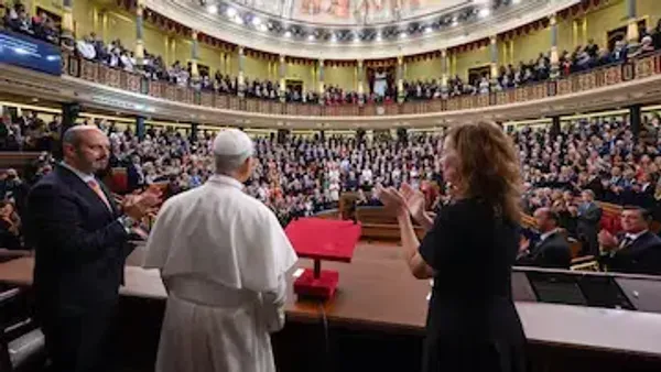 img of Viaje apostólico a España: Encuentro con los miembros del Parlamento español en el Congreso de los Diputados
