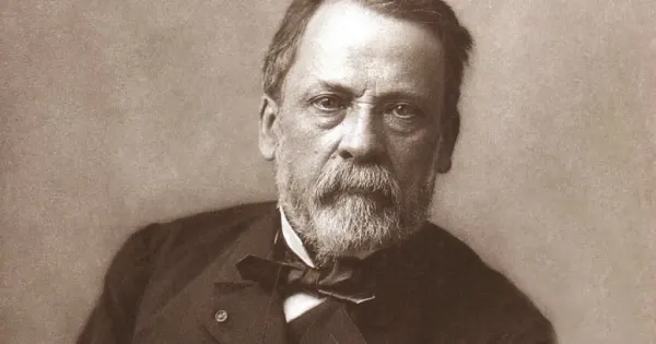 img of Un poco de ciencia nos aparta de Dios. Mucha, nos aproxima a Él