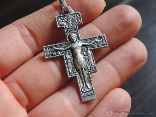 img of Una mirada al crucifijo