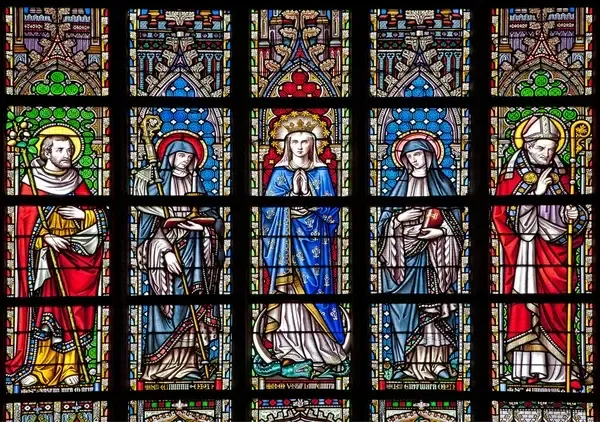 img of Los santos son los que dejan pasar la luz